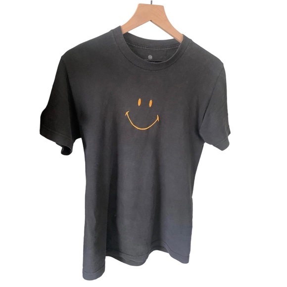 UO EMBROIDERED SMILE TEE - Picture 7 of 8